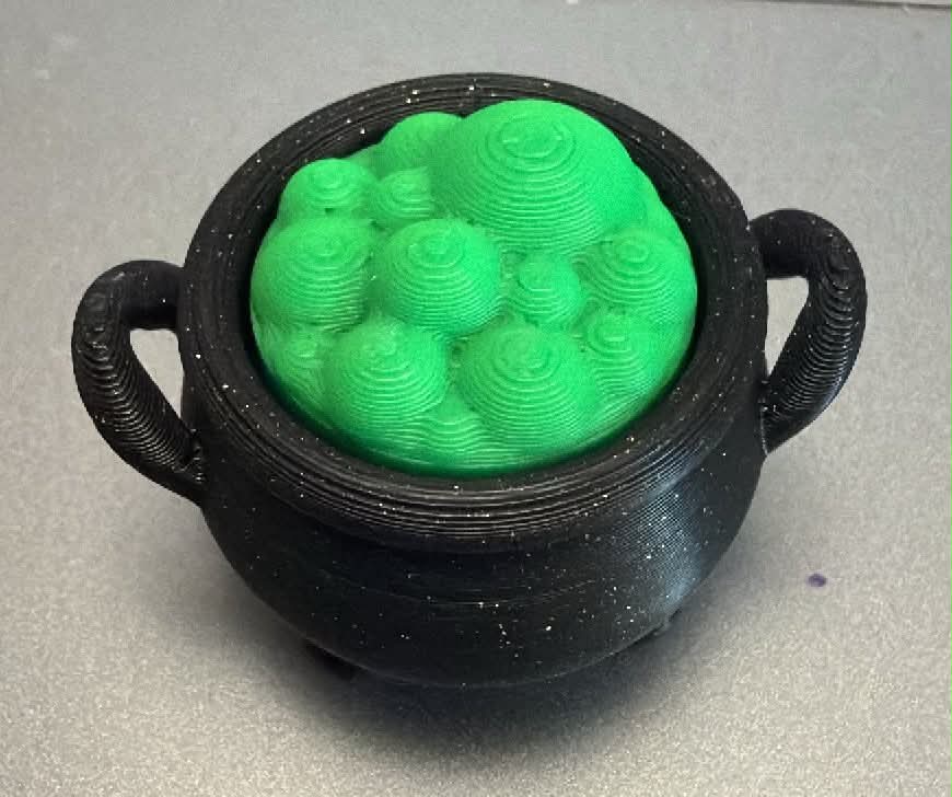 3D‑Printed Cauldron Clicker – Cute Spooky Halloween Edition